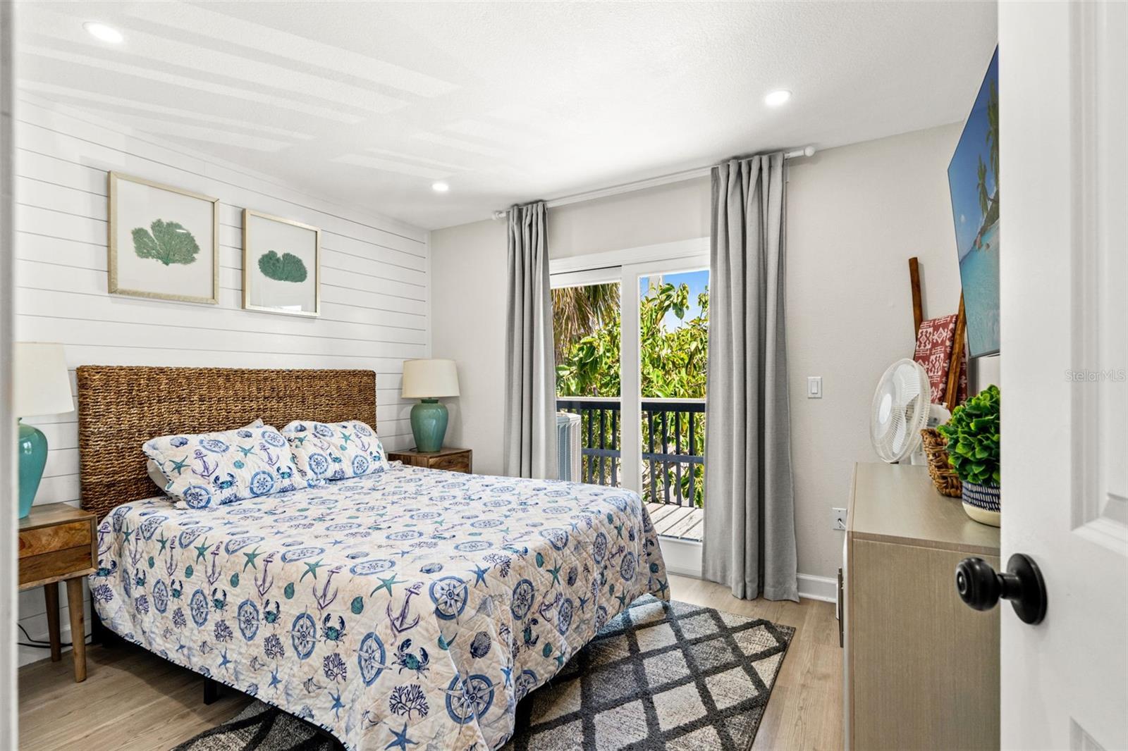 EDGEMERE - Residential Income