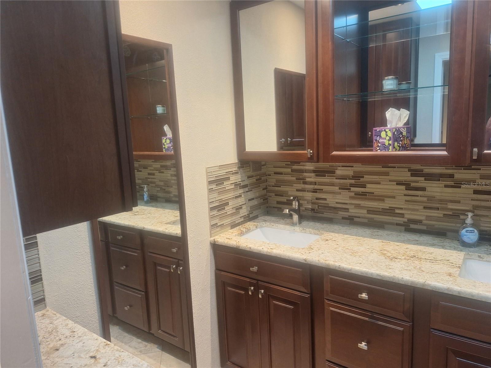 LAKESIDE ESTATES UNIT THREE - Residential
