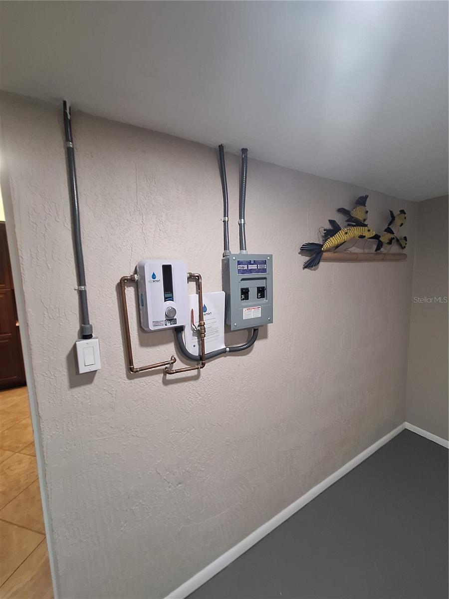 LAKESIDE ESTATES UNIT THREE - Residential