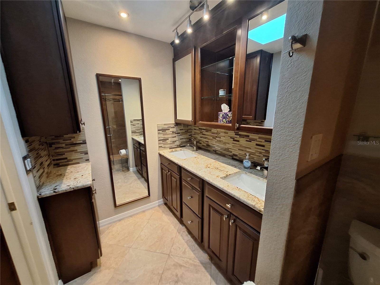 LAKESIDE ESTATES UNIT THREE - Residential