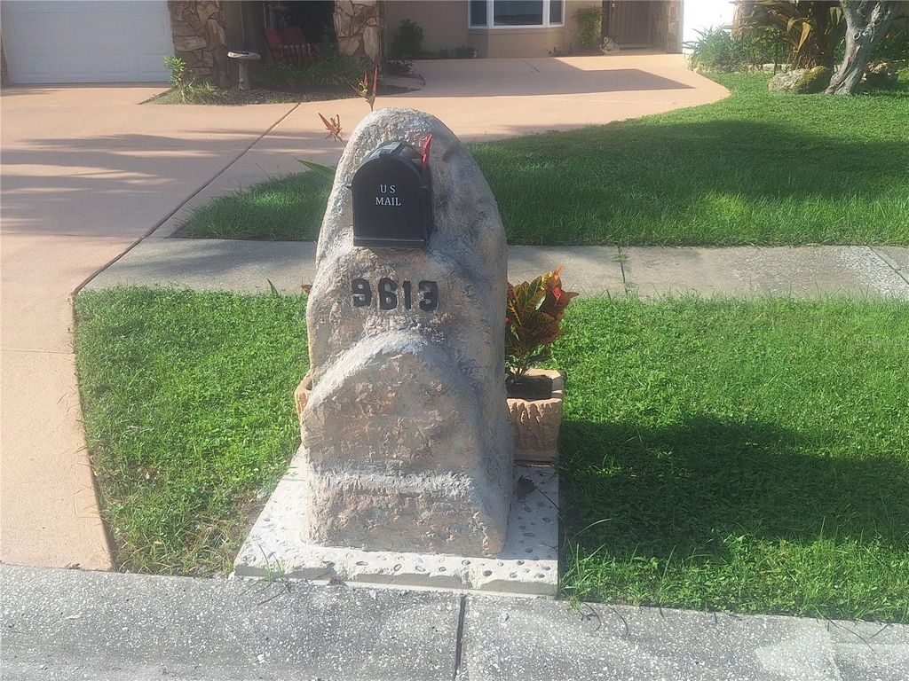 Photo of 9613 Leeward Avenue, Largo, FL 33773 (MLS # TB8426554)