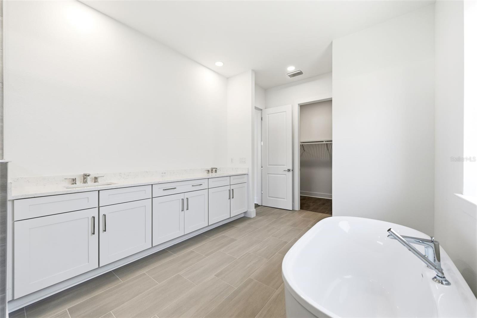 ISLES AT LAKEWOOD RANCH PH IV - Residential