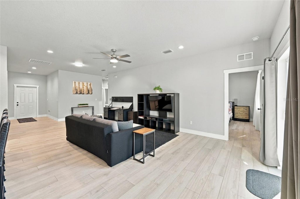 Photo of 3219 E Emma Street, Tampa, FL 33610 (MLS # TB8544391)