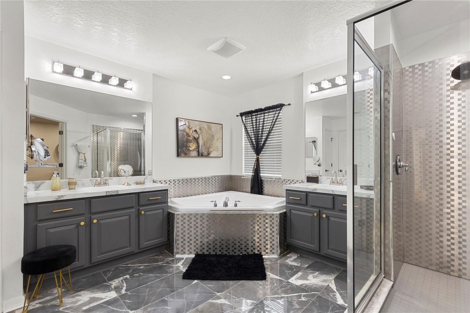 BOYETTE OAKS - Residential