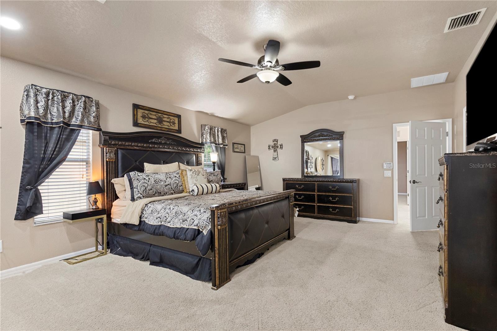 BOYETTE OAKS - Residential