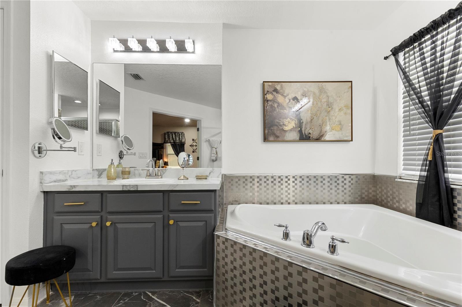 BOYETTE OAKS - Residential