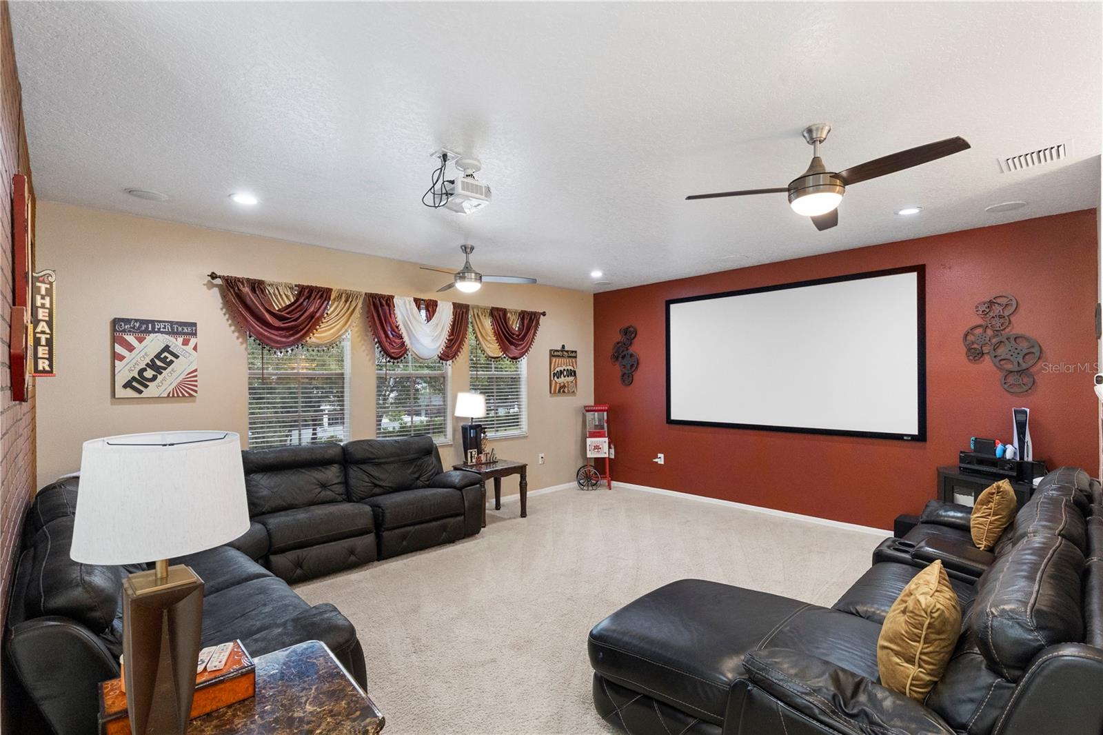BOYETTE OAKS - Residential
