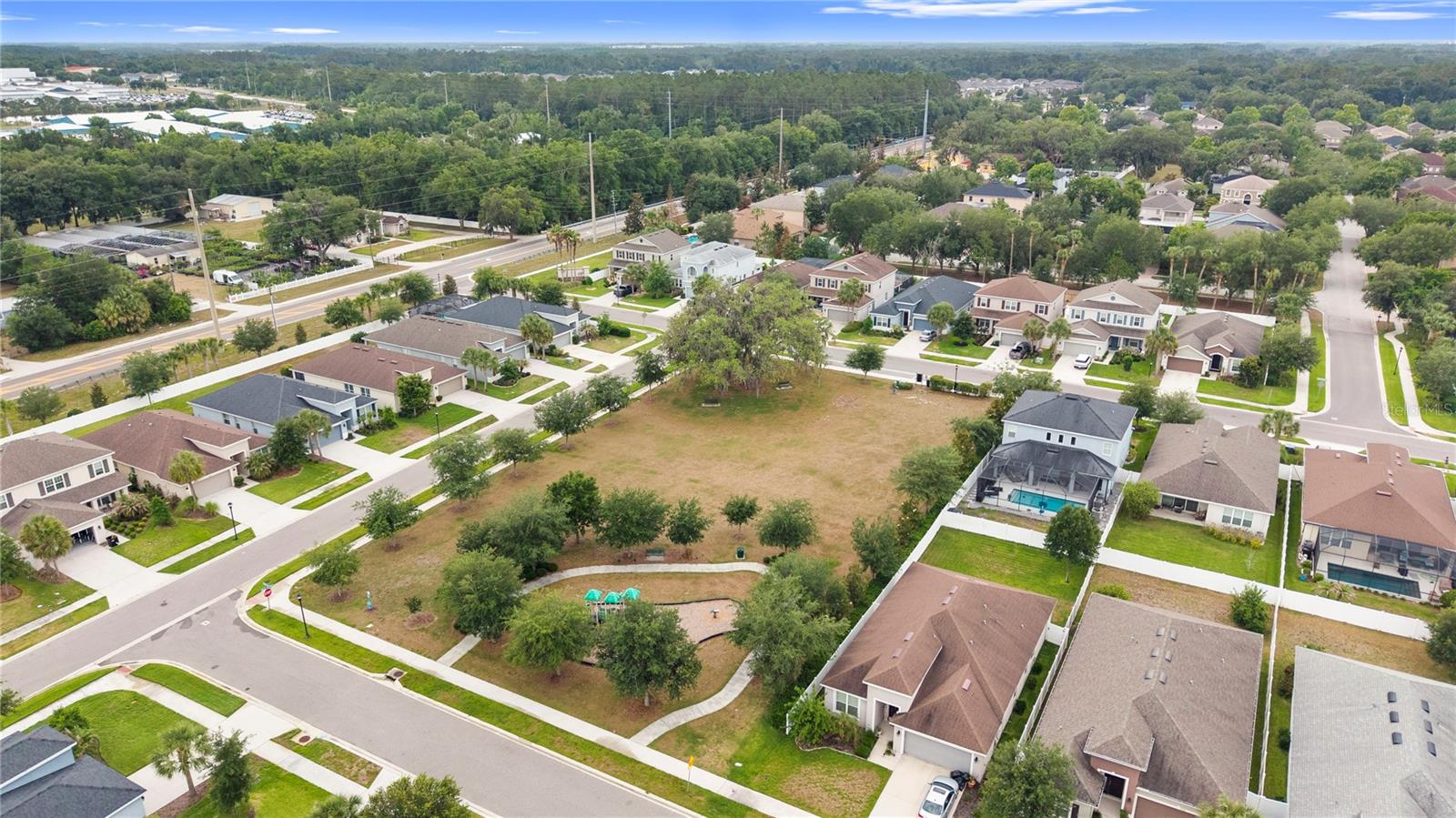 BOYETTE OAKS - Residential