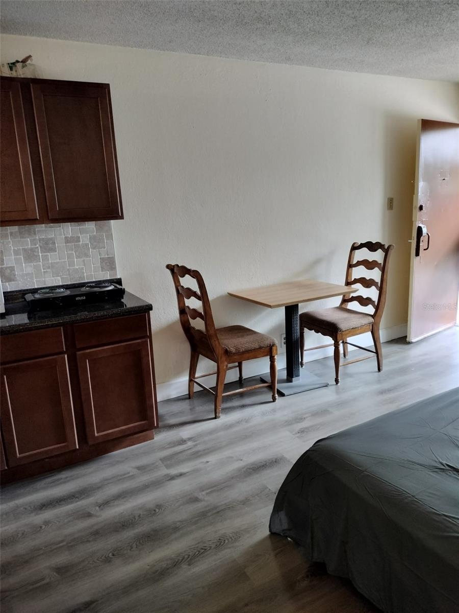 SANDLAKE COURTYARDS CONDO 5901/3515 - Residential