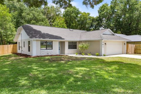 Photo of 281 E Country Club Drive, Williston, FL 32696 (MLS # OM709852)
