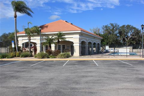 A home in WINTER HAVEN