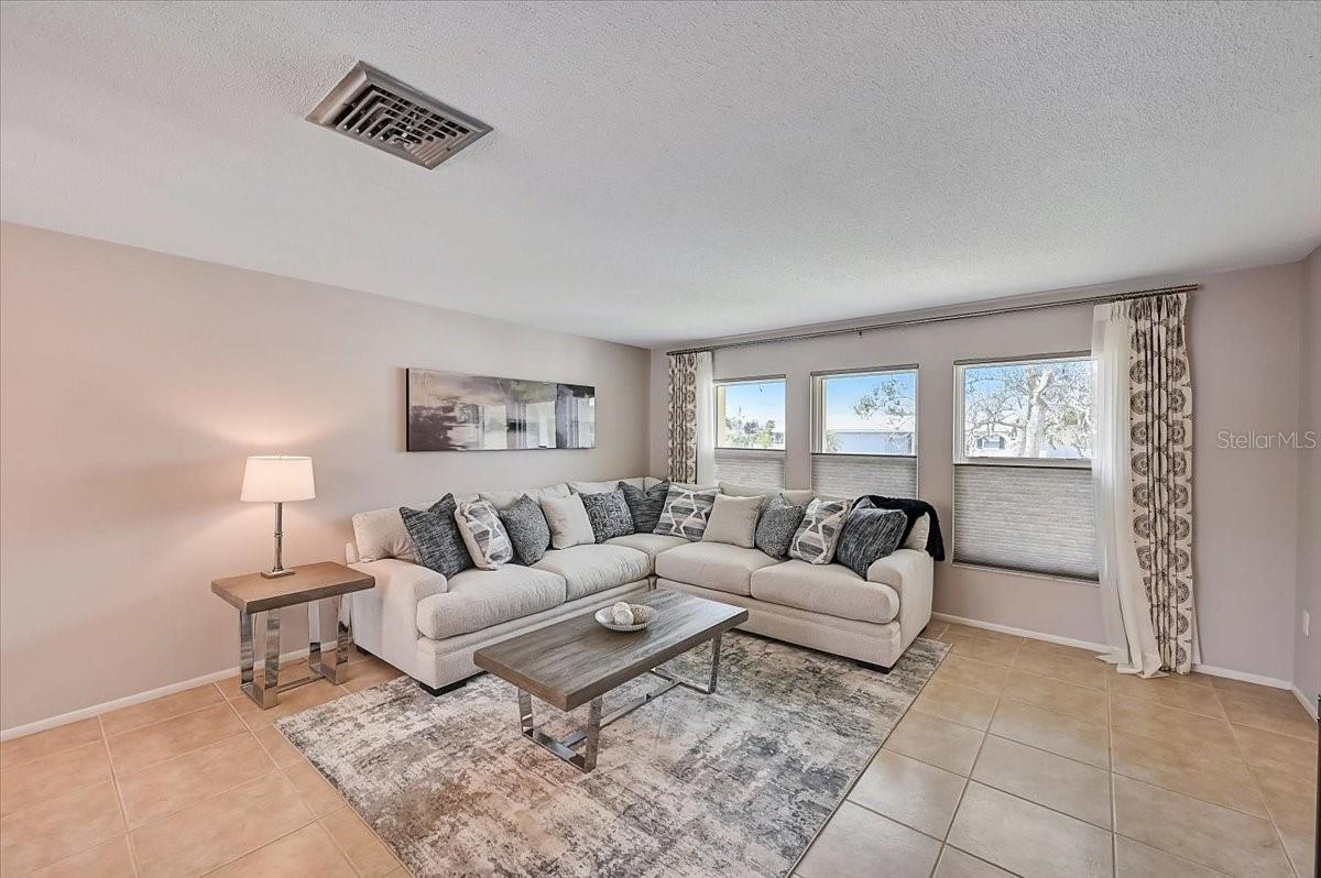 ENGLEWOOD ISLES SUB - Residential Lease