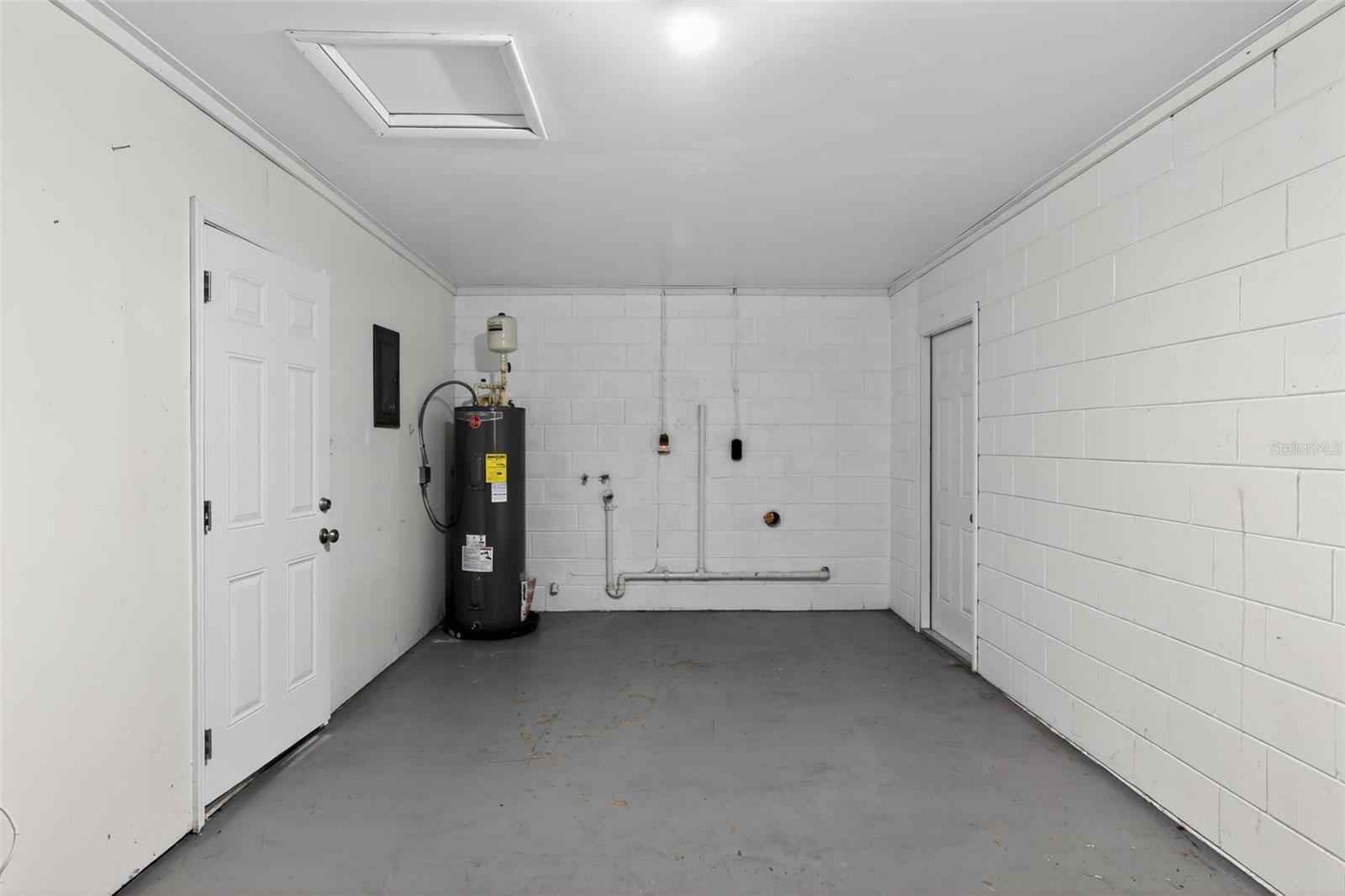 BRIARWOOD UNIT NO 1 - Residential