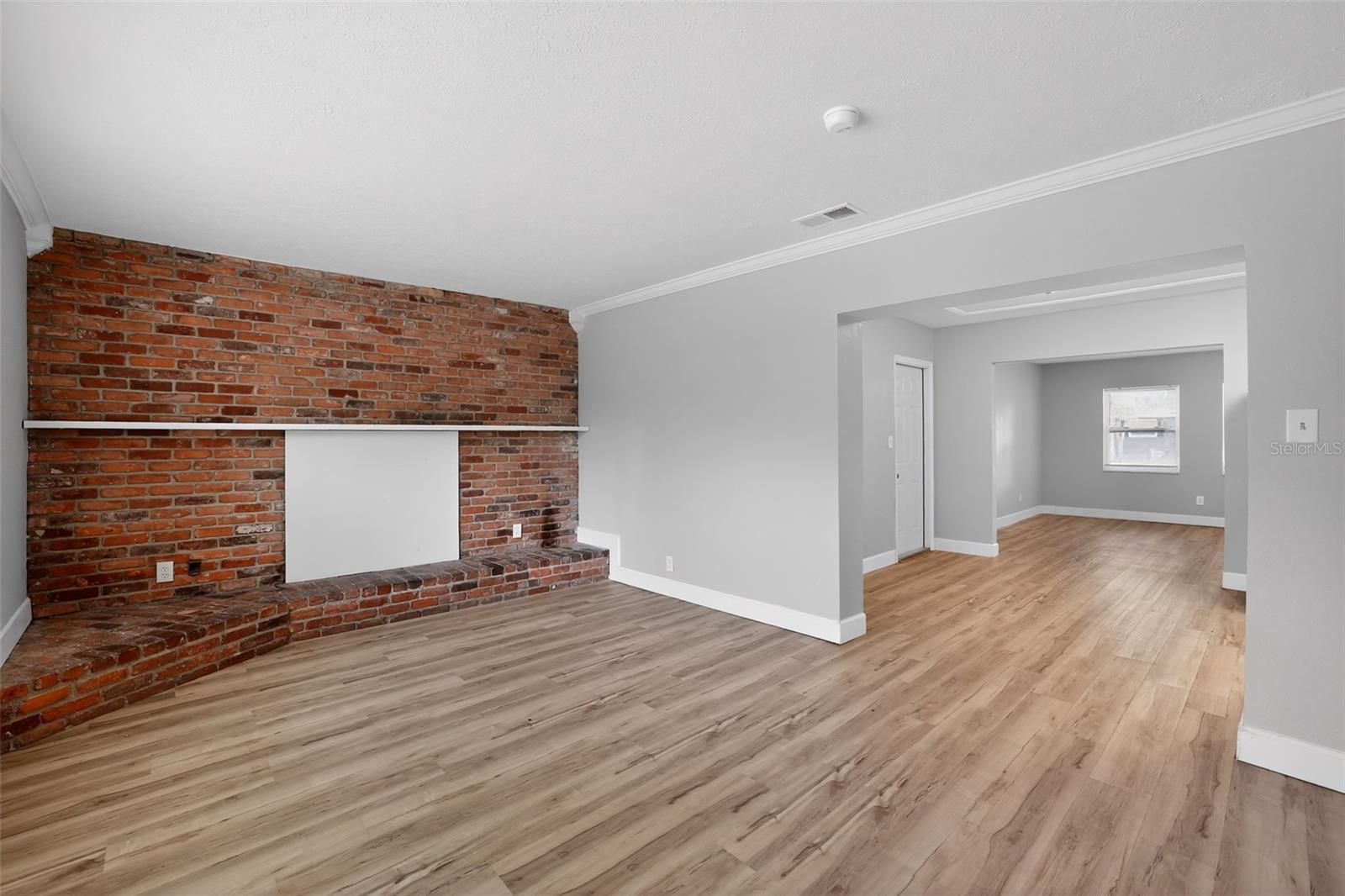 BRIARWOOD UNIT NO 1 - Residential