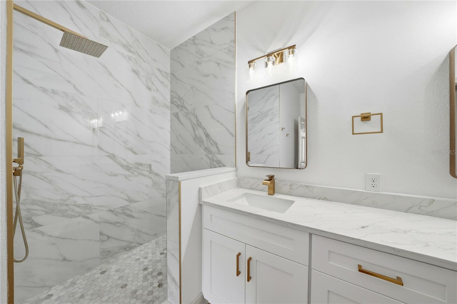 PARKSIDE - Residential