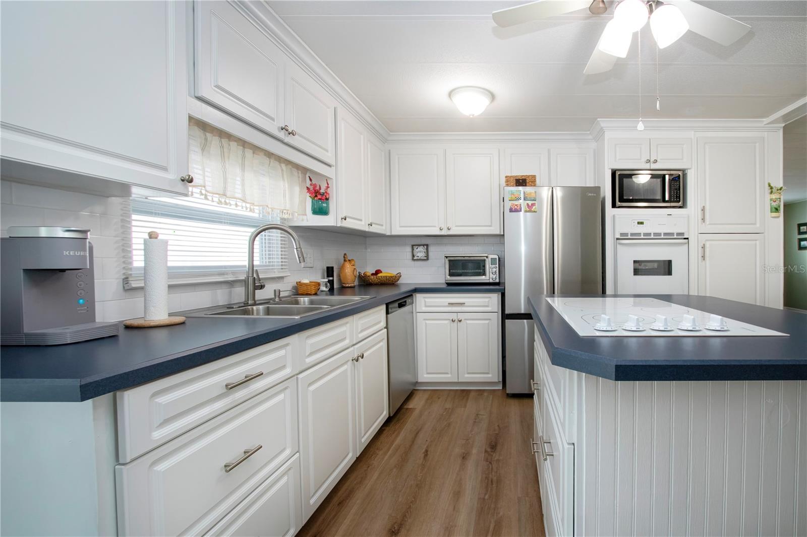 VENETIAN ESTATES - Residential