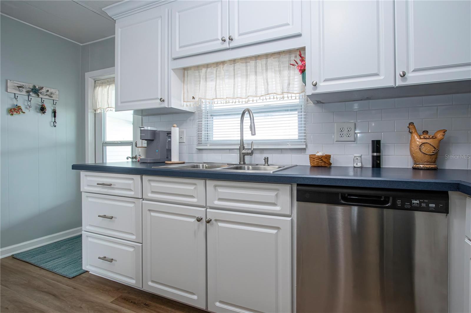 VENETIAN ESTATES - Residential