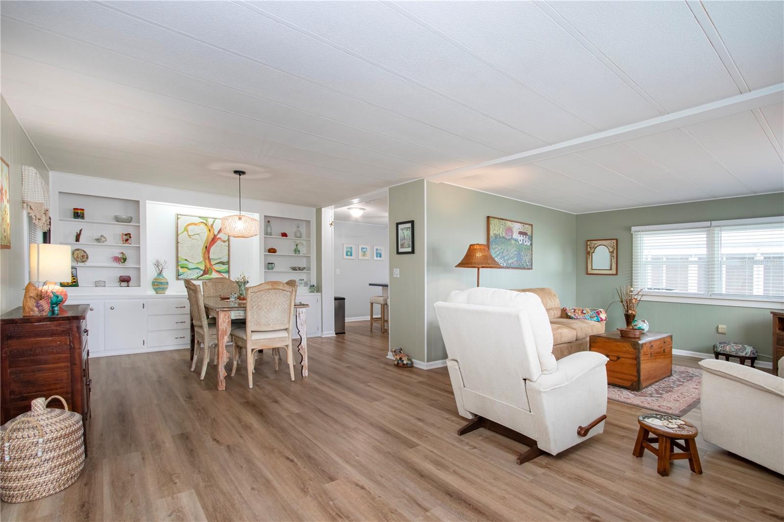 VENETIAN ESTATES - Residential