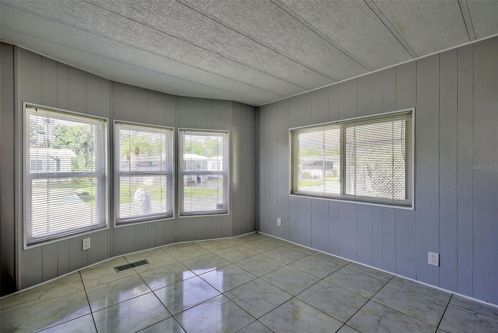 MAPLE LEAF ESTATES - Residential