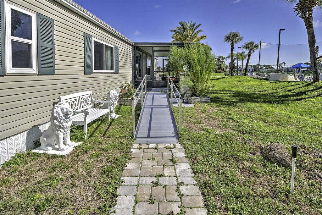 Photo of 2100 Kings Highway #885, Punta Gorda, FL 33980 (MLS # C7515821)