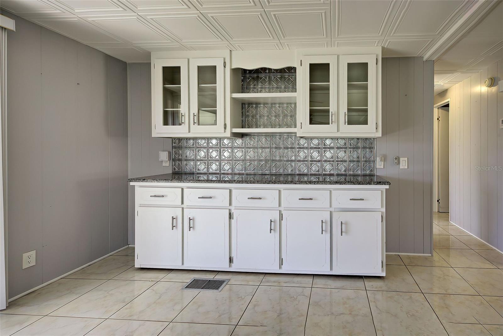 MAPLE LEAF ESTATES - Residential