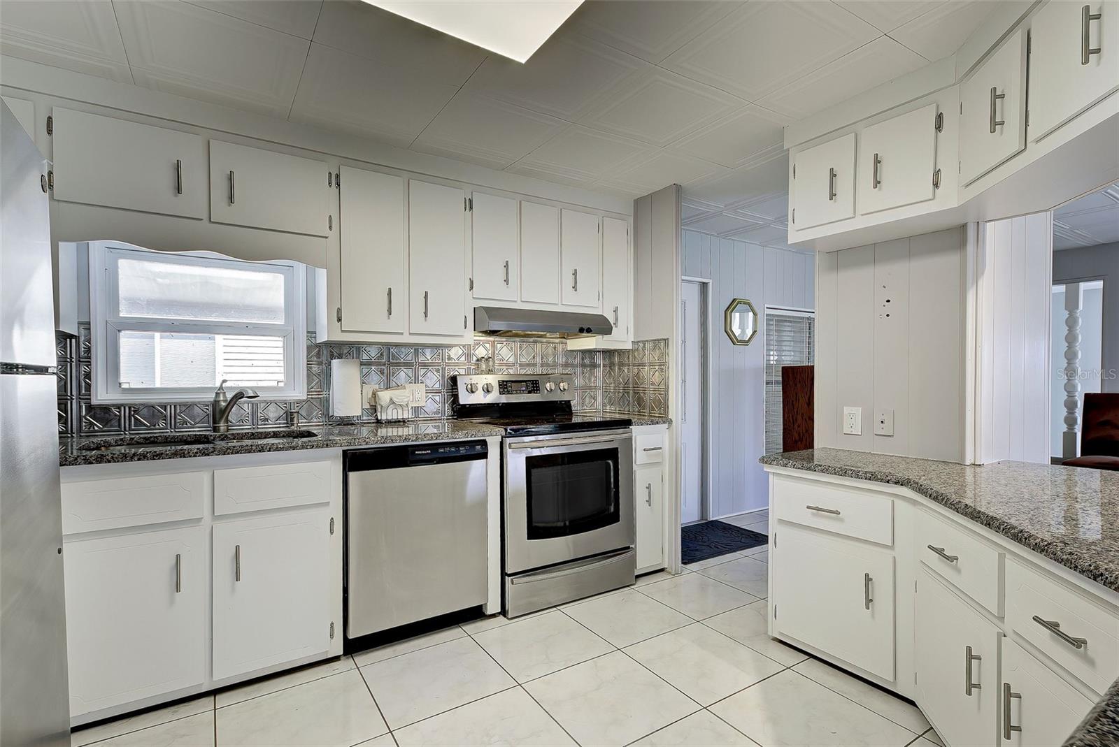 MAPLE LEAF ESTATES - Residential
