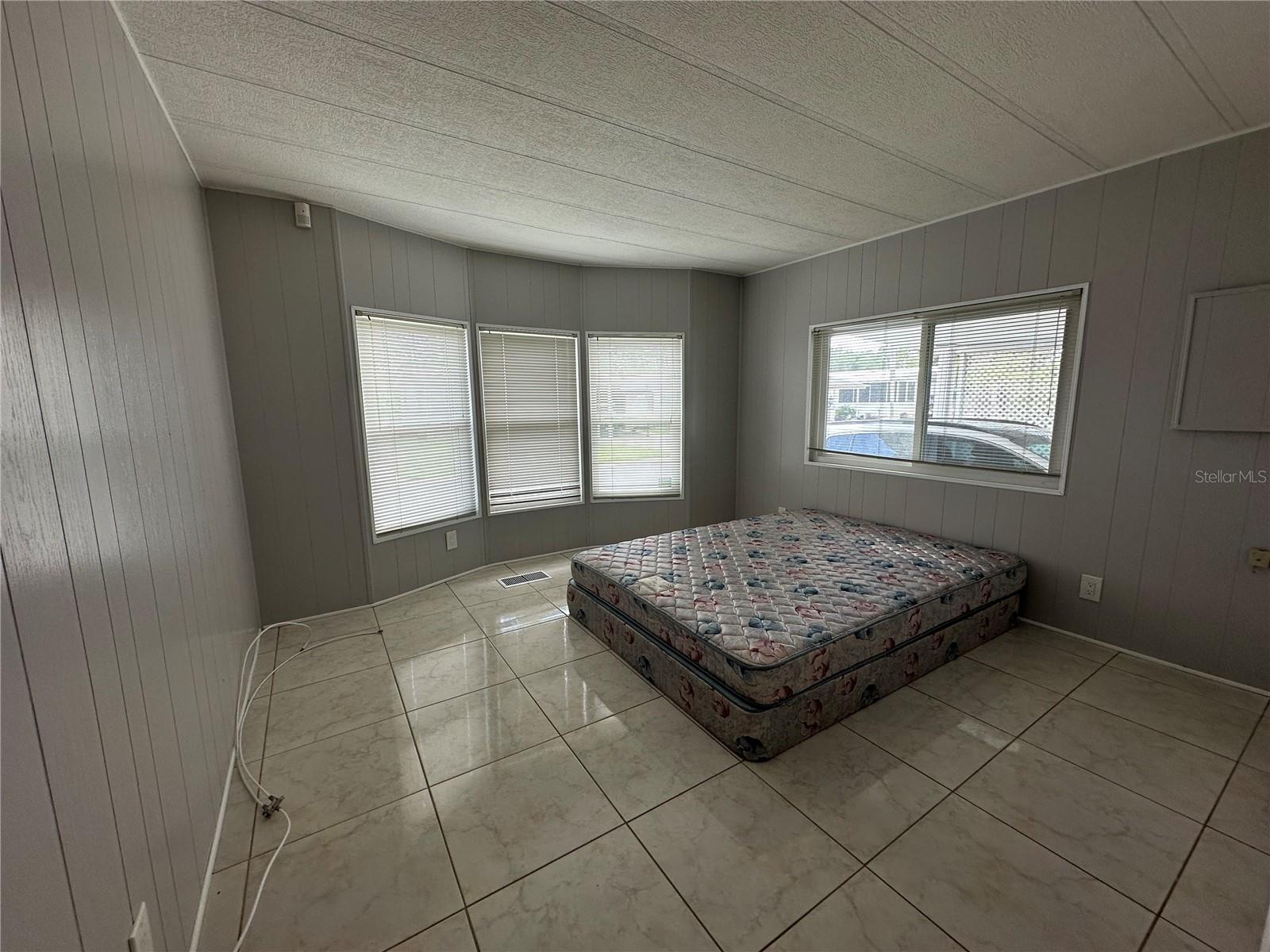 MAPLE LEAF ESTATES - Residential