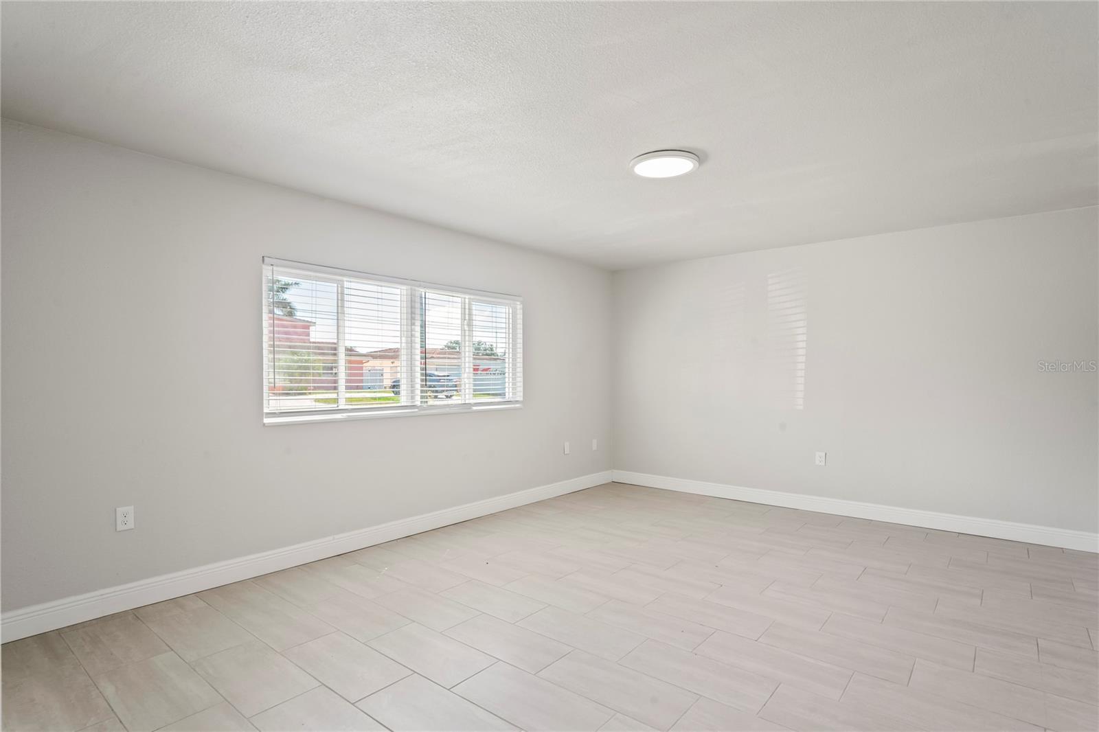 CRYSTAL ISLAND - Residential