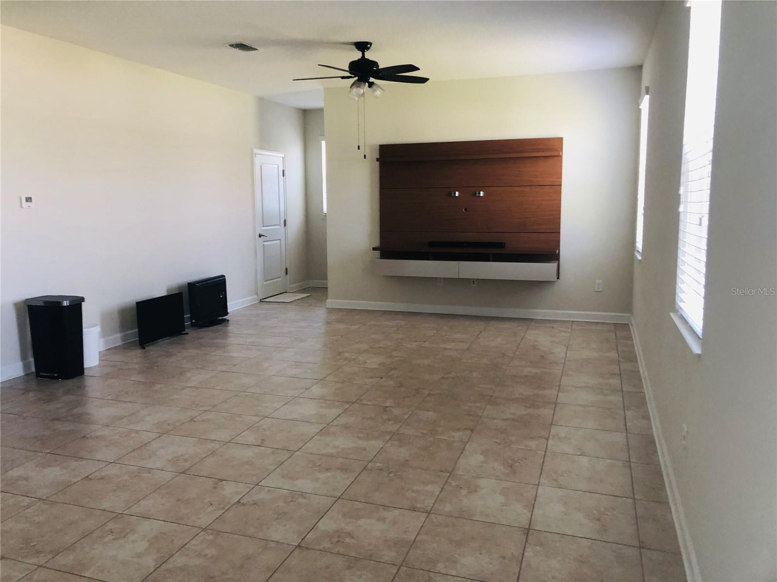 STOREY LAKE - Residential Lease