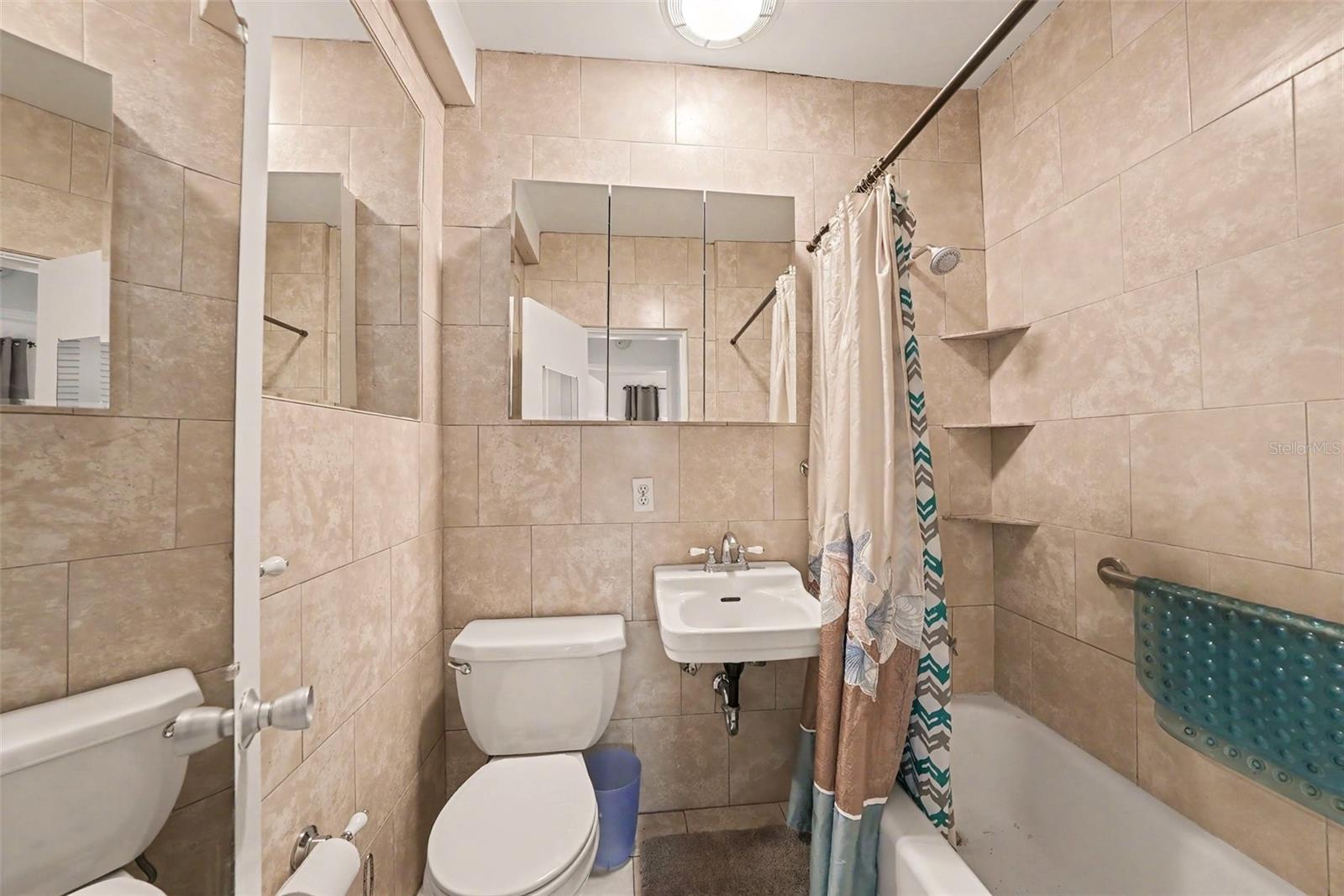 SUNSET PLAZA APTS CONDO - Residential