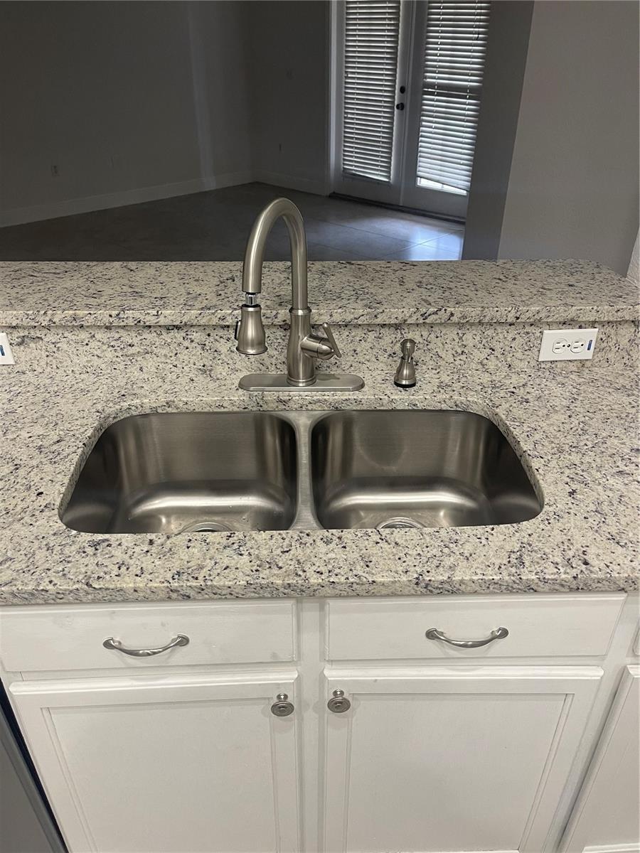 FLORA RIDGE PH 07 CONDO - Residential Lease