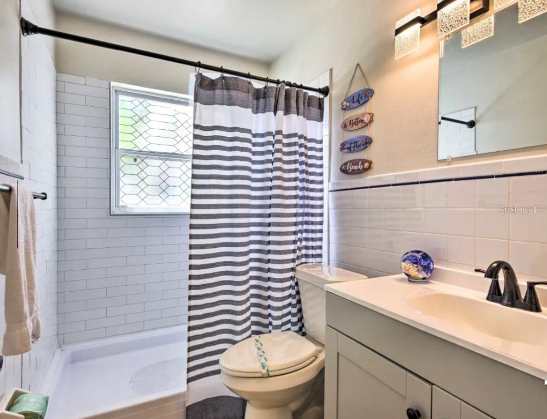 CEDAR MANOR - Residential Lease