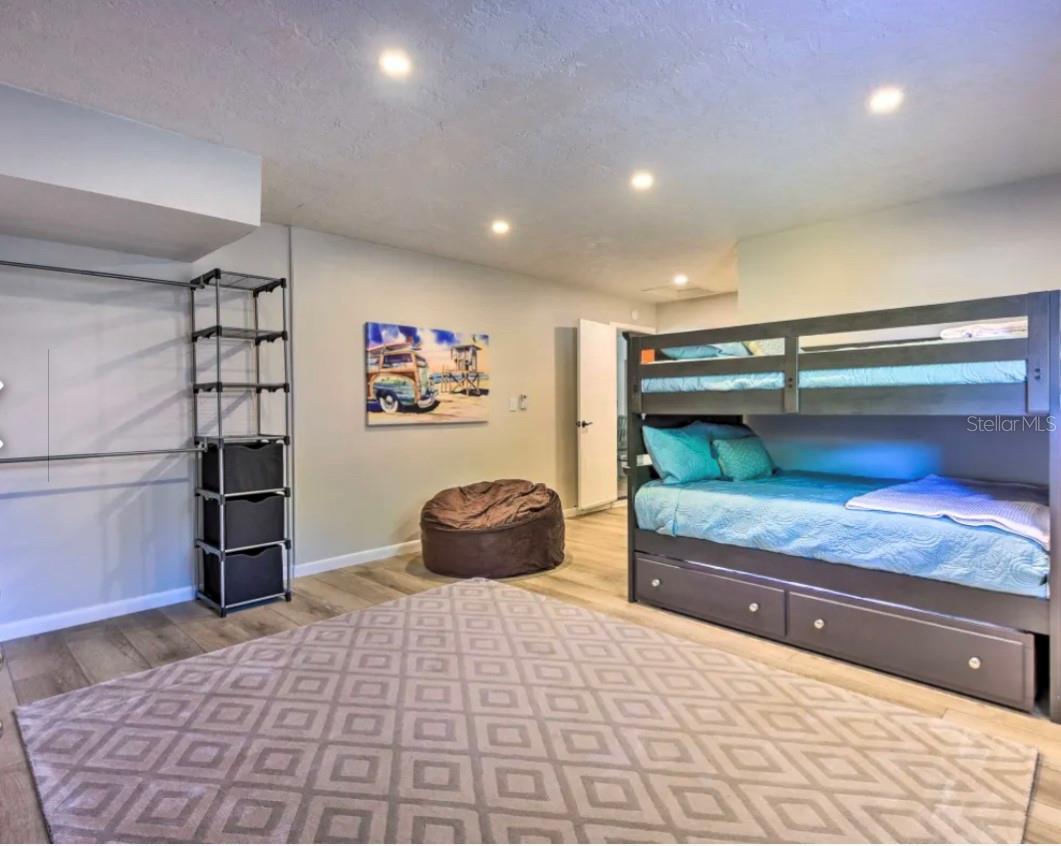 CEDAR MANOR - Residential Lease