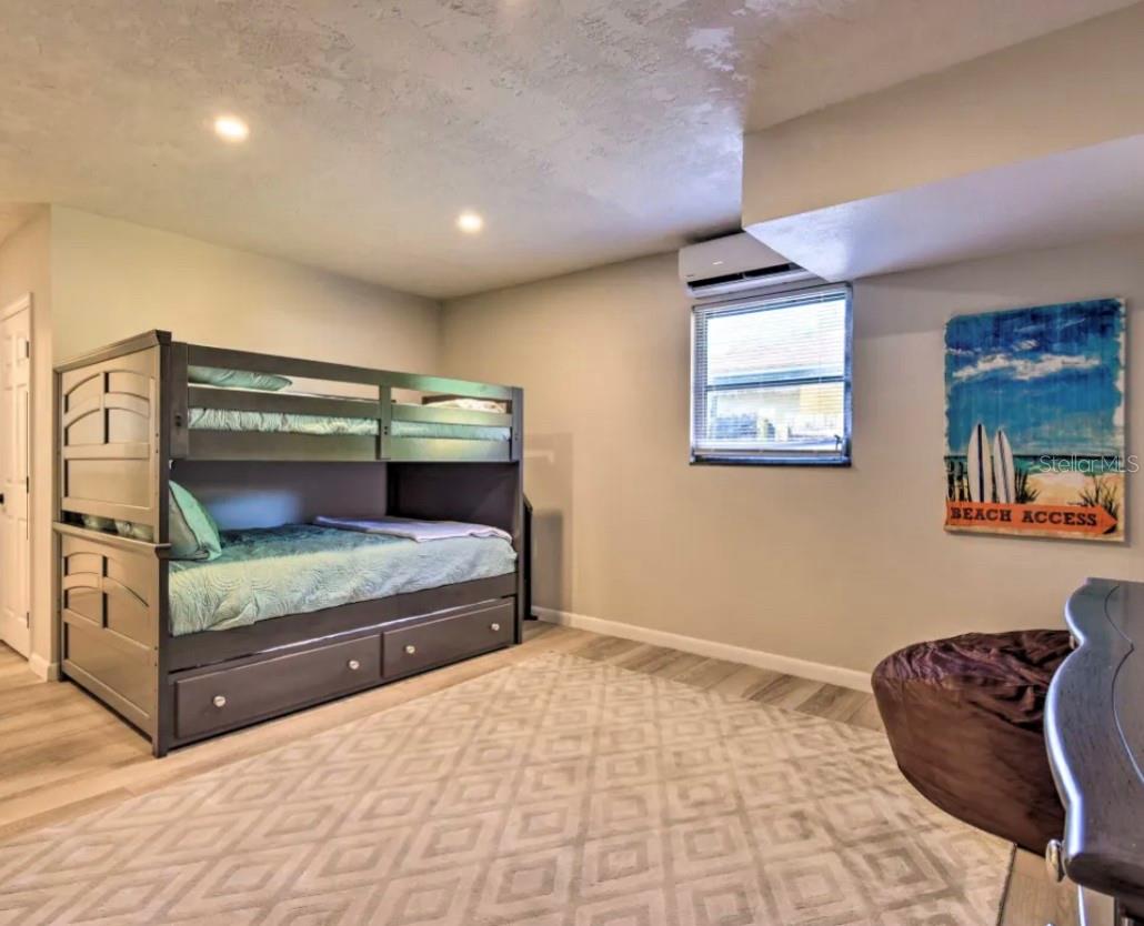 CEDAR MANOR - Residential Lease