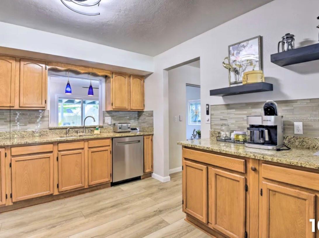 CEDAR MANOR - Residential Lease