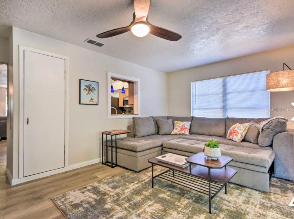 CEDAR MANOR - Residential Lease