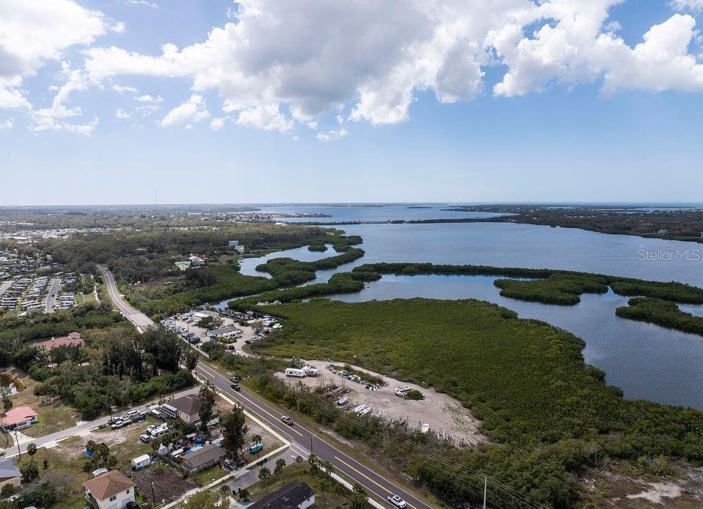 EAST TERRA CEIA - Commercial Sale