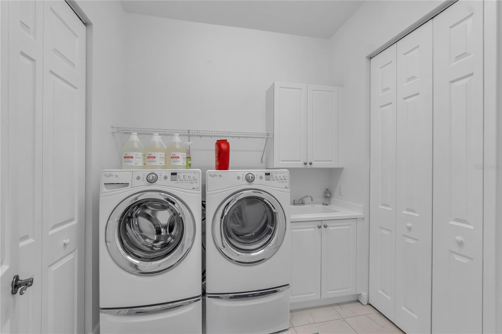 ACADEMY PARK PH II & III - Residential Lease