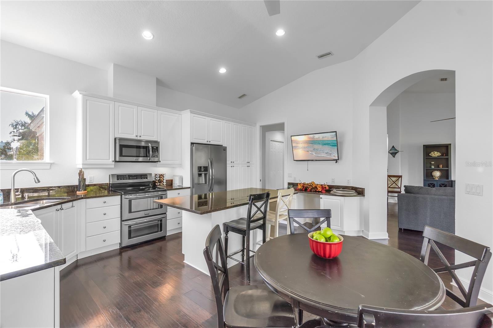 ACADEMY PARK PH II & III - Residential Lease