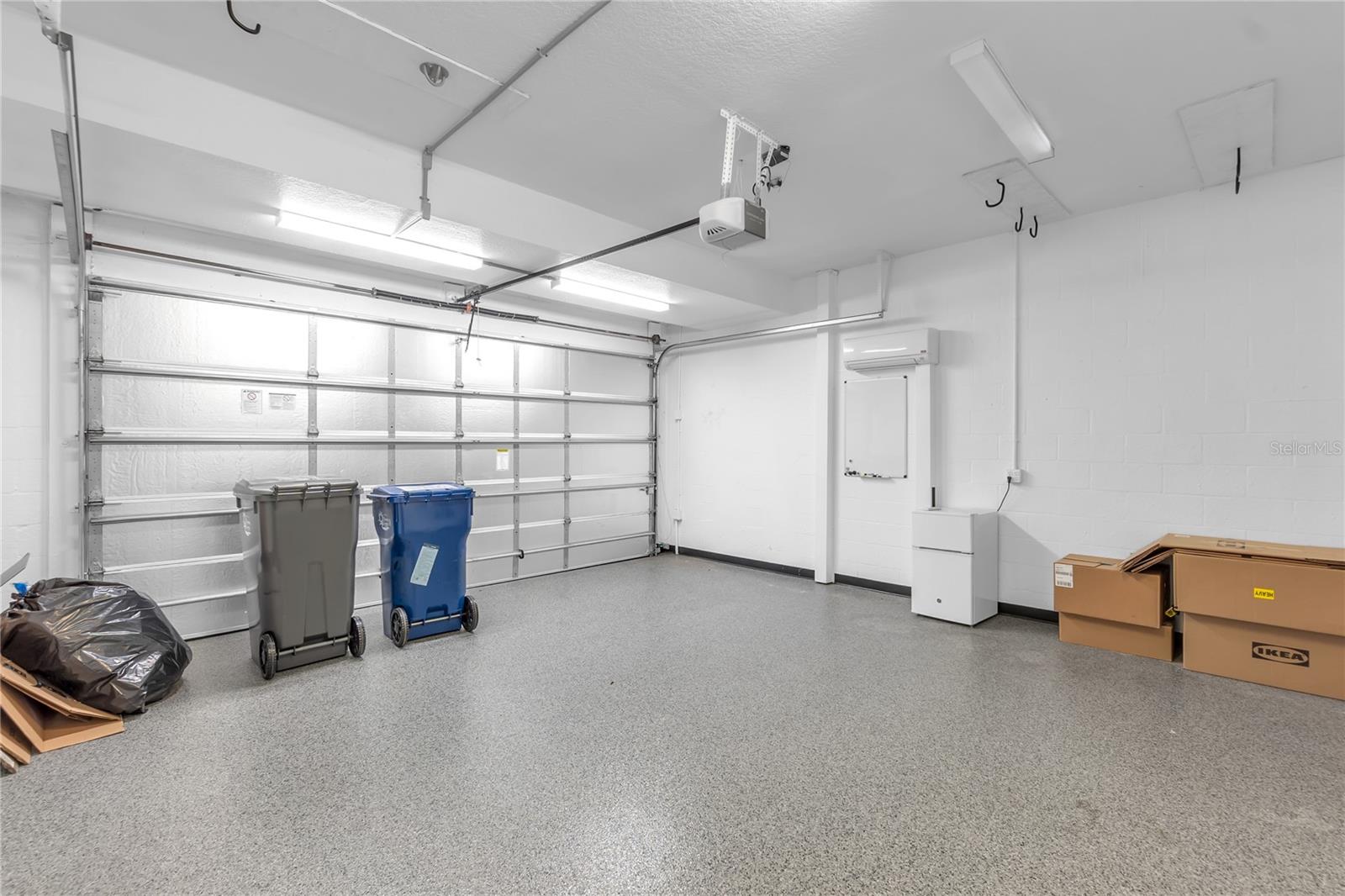 ACADEMY PARK PH II & III - Residential Lease