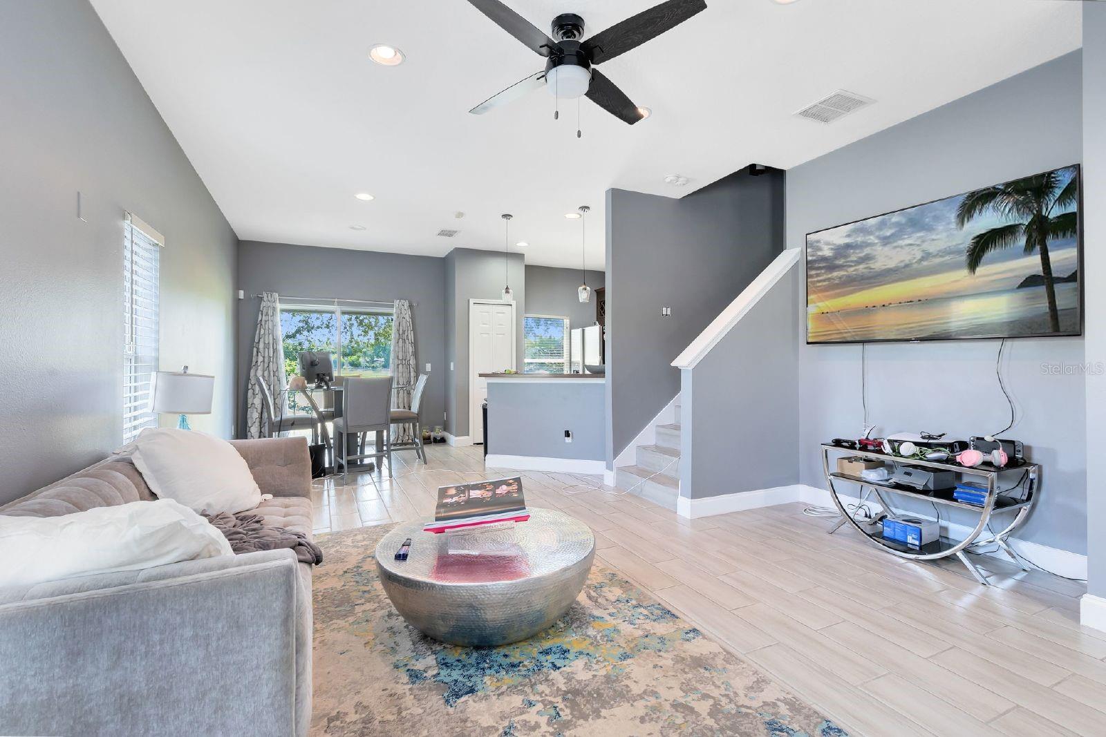 CLUBSIDE POINTE - Residential