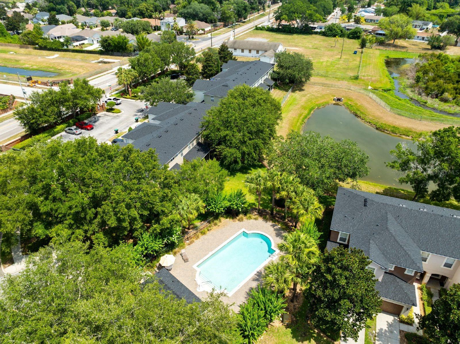 CLUBSIDE POINTE - Residential