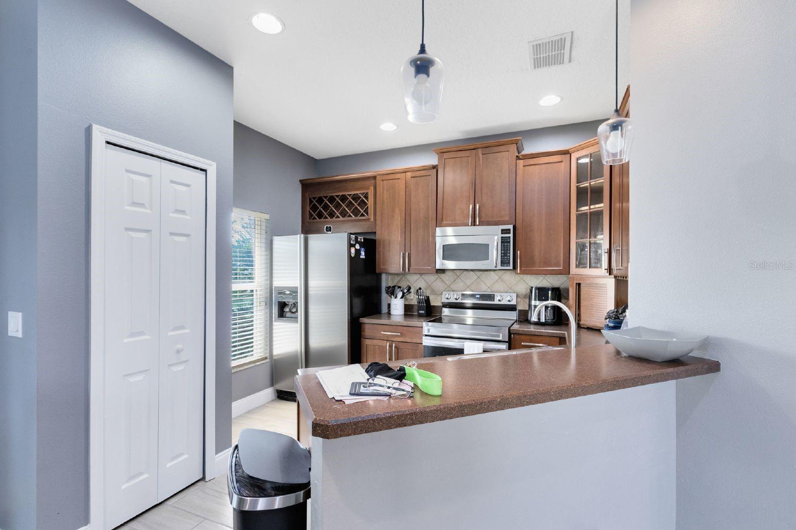 CLUBSIDE POINTE - Residential