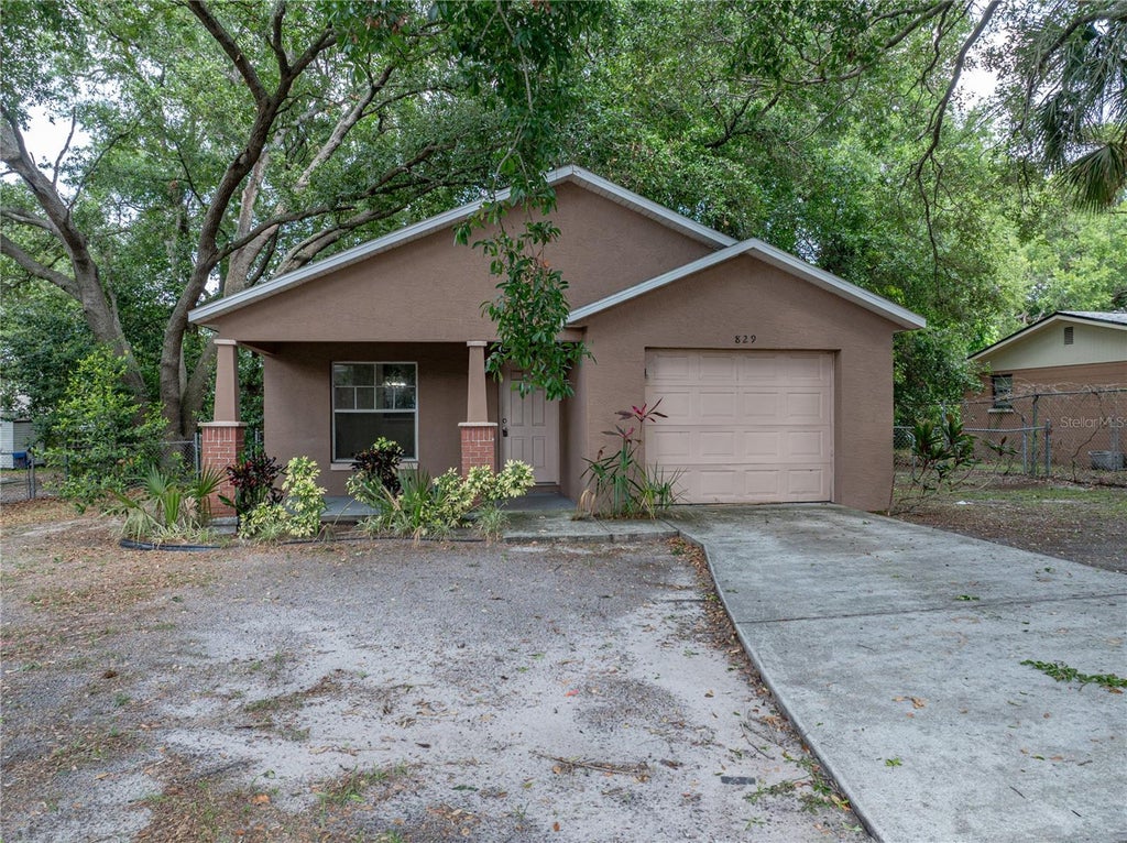 Photo of 829 N Lake Avenue, Lakeland, FL 33801 (MLS # L4964642)
