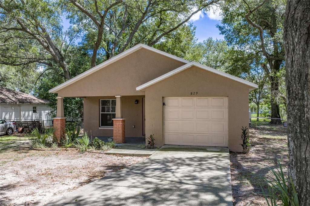 Photo of 829 N Lake Avenue, Lakeland, FL 33801 (MLS # L4964642)