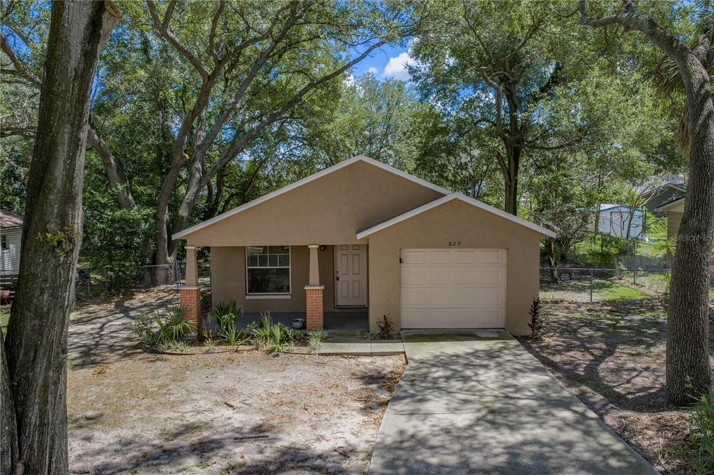 Photo of 829 N Lake Avenue, Lakeland, FL 33801 (MLS # L4964642)