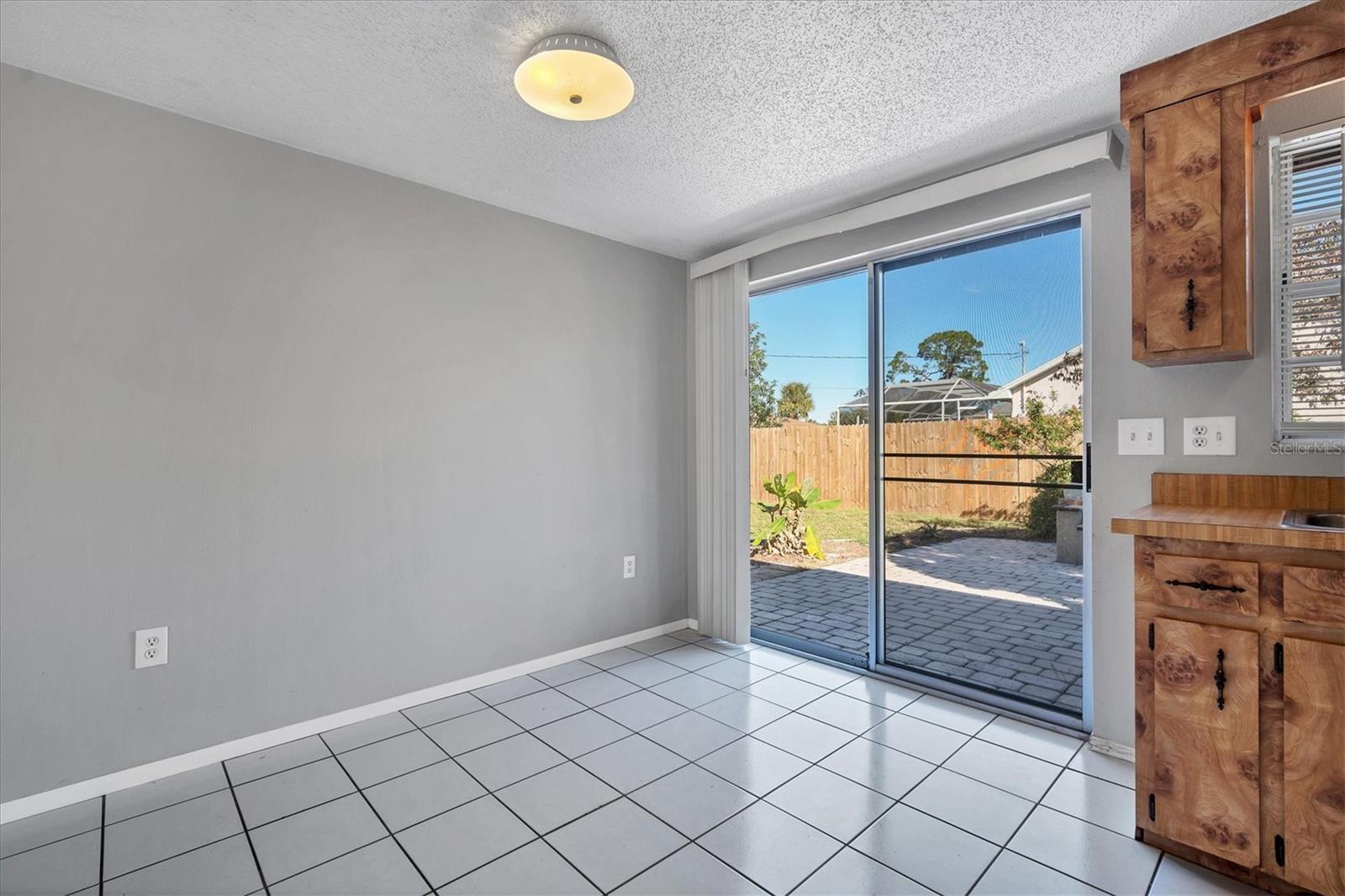 SOUTH VENICE - Residential