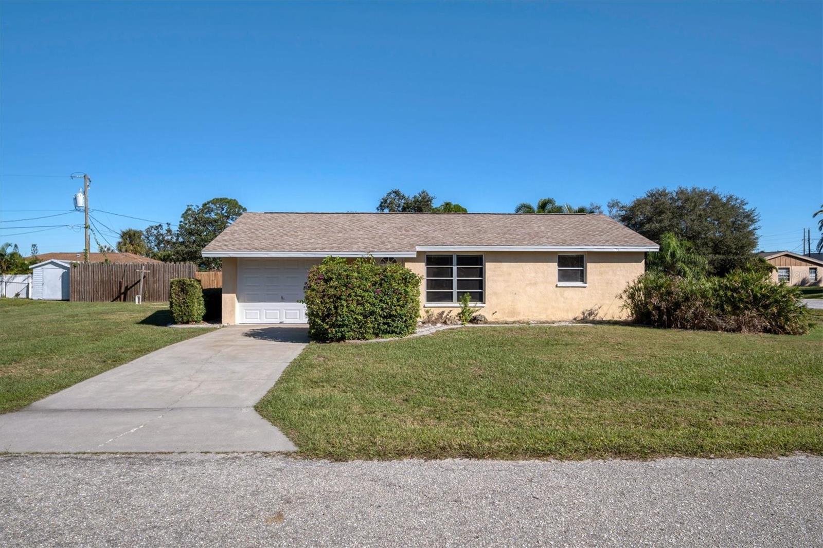 SOUTH VENICE - Residential