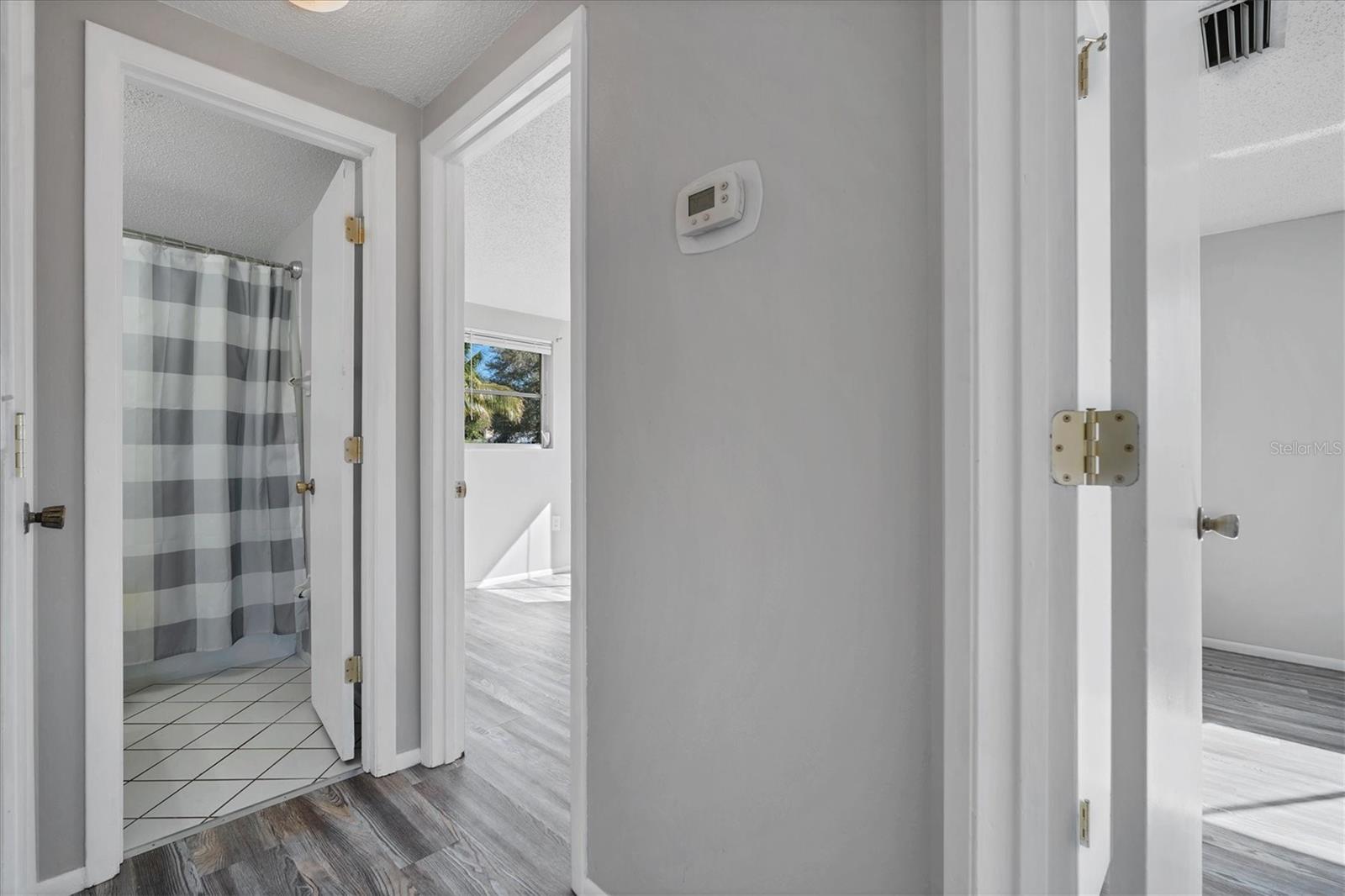 SOUTH VENICE - Residential