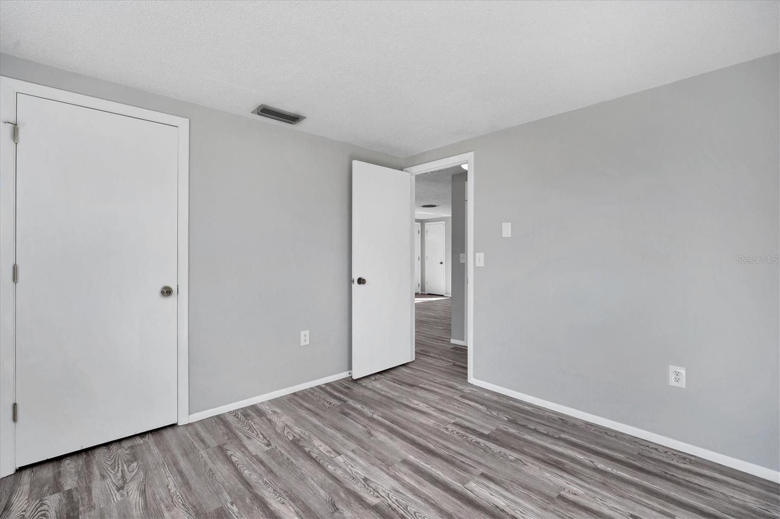 SOUTH VENICE - Residential